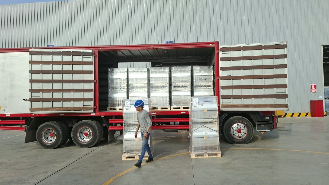 Furgón con puertas laterales: carga paletizada